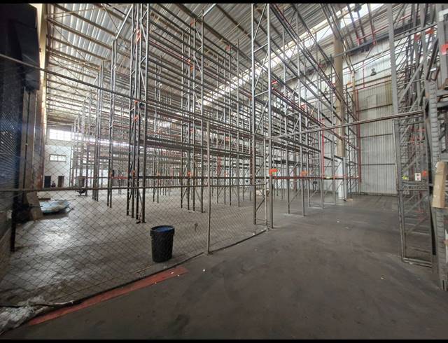 8,599M² WAREHOUSE TO LET IN DENVER